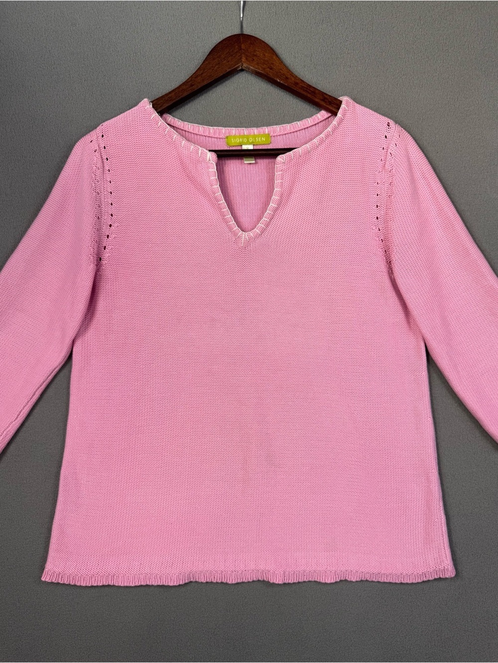 Sigrid Olsen Pink 3/4 Sleeve V-Neck Knit Top, Hem and Neckline Detail, Medium - Picture 2 of 12